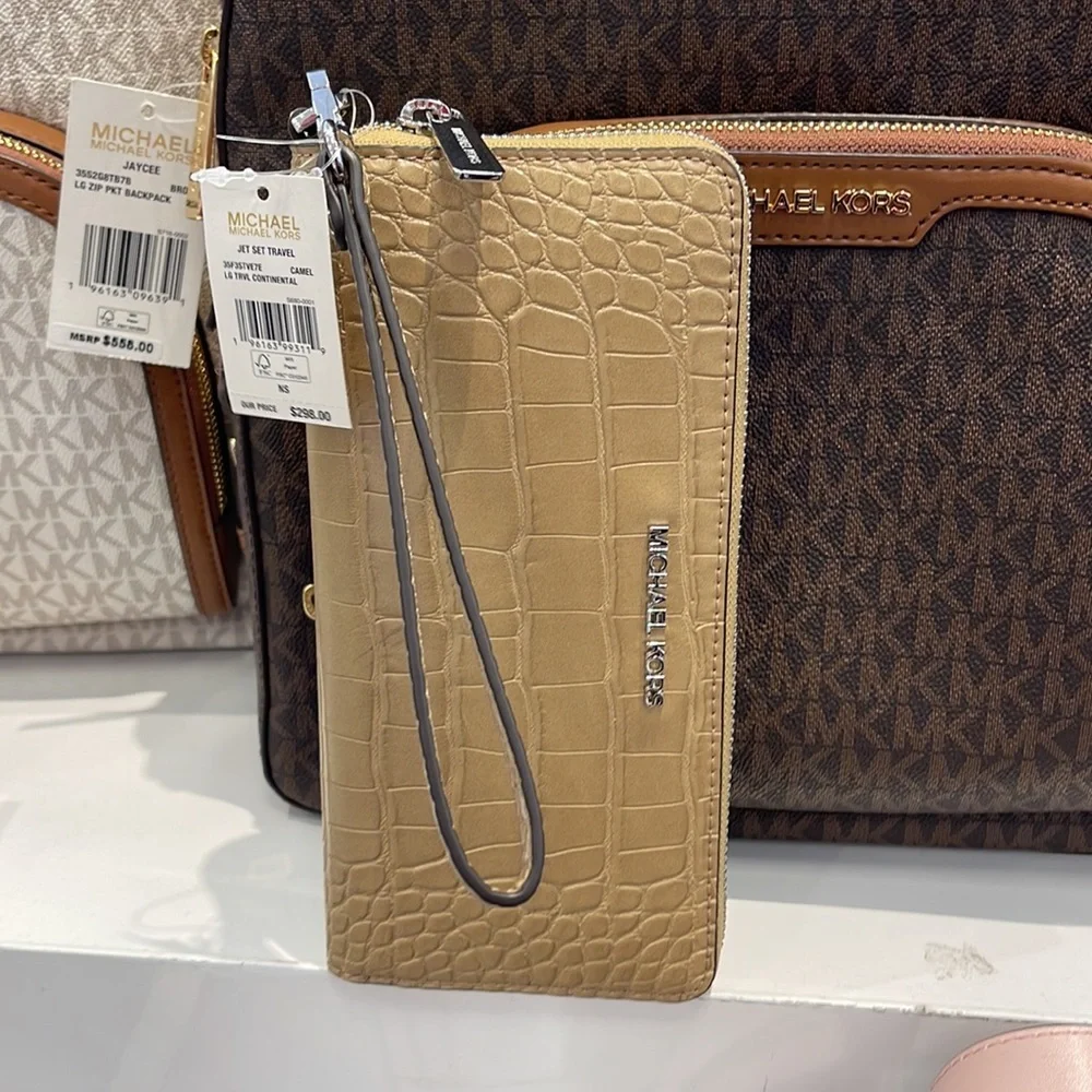 Michael Kors Large Jet Set Travel Continental Wristlet Phone Holder Case Wallet